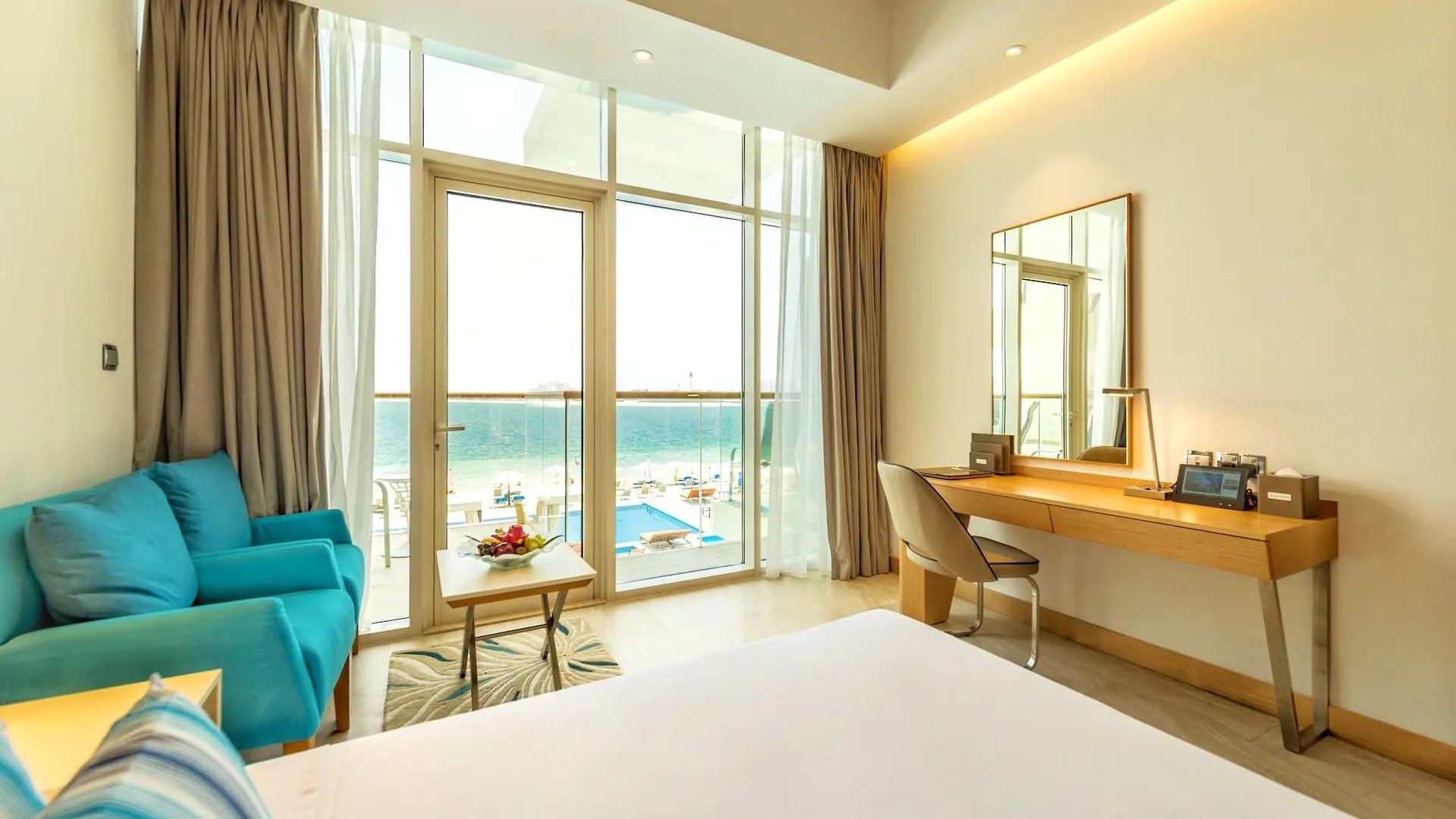 Royal Central Hotel And Resort The Palm Dubaj 5*,
